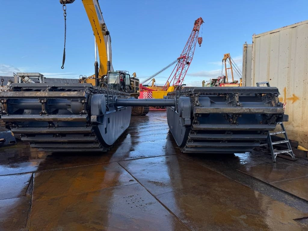 CAT swamp buggy amphibious undercarriage (unused) - Водный экскаватор: фото 3 CAT swamp buggy amphibious undercarriage (unused) - Водный экскаватор: фото 3
