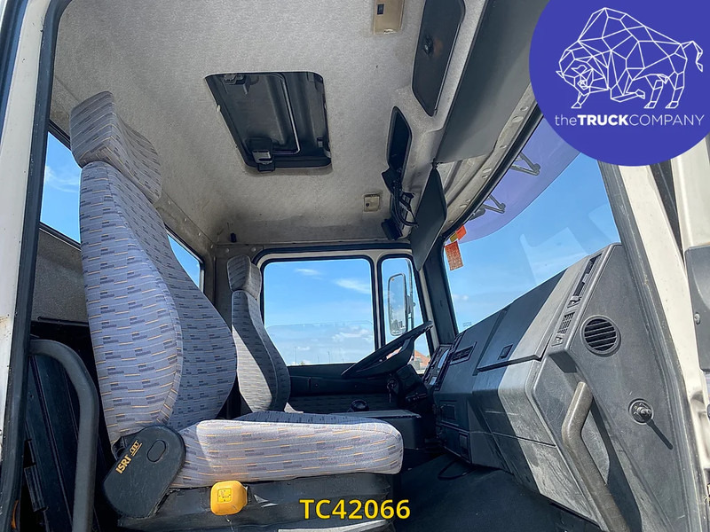 MAN F 2000 19.272 - Грузовик-контейнеровоз/ Сменный кузов: фото 3 MAN F 2000 19.272 - Грузовик-контейнеровоз/ Сменный кузов: фото 3
