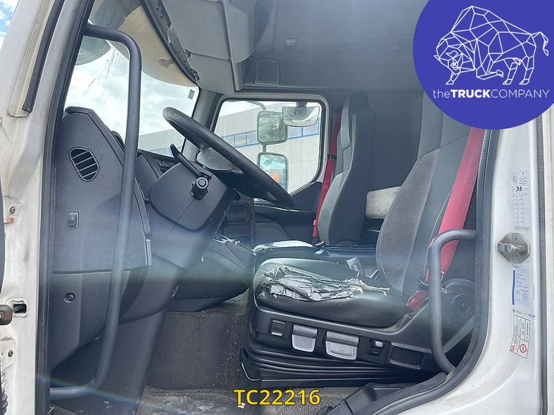Renault Premium 280 - Грузовик с закрытым кузовом: фото 2 Renault Premium 280 - Грузовик с закрытым кузовом: фото 2
