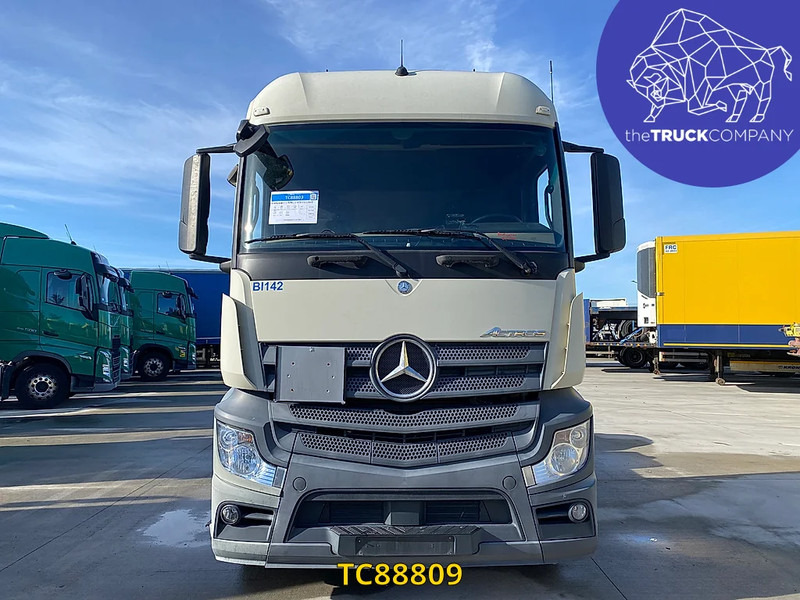Тягач Mercedes-Benz Actros 1843: фото 10