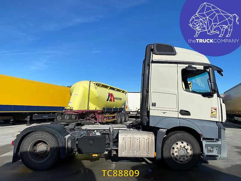 Тягач Mercedes-Benz Actros 1843: фото 8
