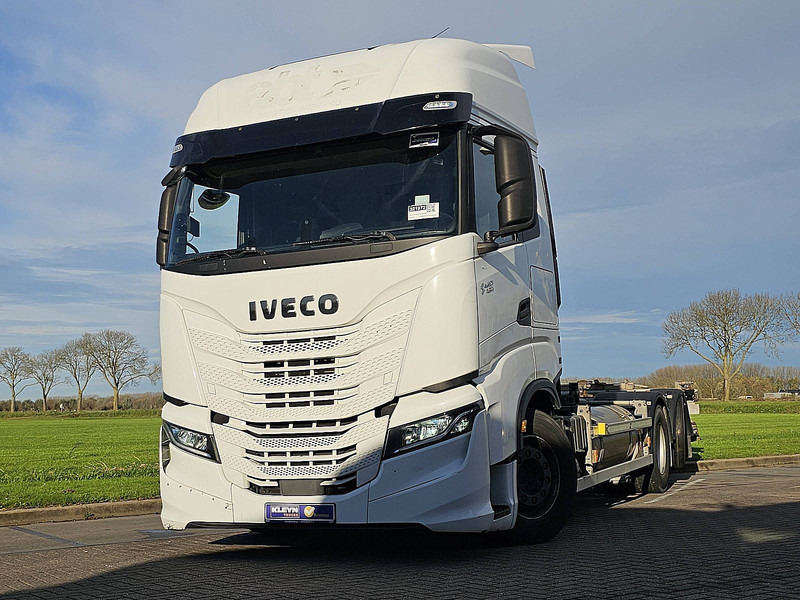 Iveco S-WAY AS260S46 6x2*4 LNG GAS - Грузовик-контейнеровоз/ Сменный кузов: фото 1 Iveco S-WAY AS260S46 6x2*4 LNG GAS - Грузовик-контейнеровоз/ Сменный кузов: фото 1