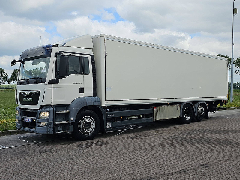 MAN 26.320 TGS 6X2-4 LL TAILLIFT - Грузовик с закрытым кузовом: фото 2 MAN 26.320 TGS 6X2-4 LL TAILLIFT - Грузовик с закрытым кузовом: фото 2
