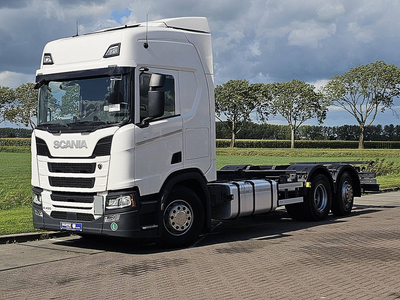 Scania R450 6x2*4 - Грузовик-контейнеровоз/ Сменный кузов: фото 2 Scania R450 6x2*4 - Грузовик-контейнеровоз/ Сменный кузов: фото 2