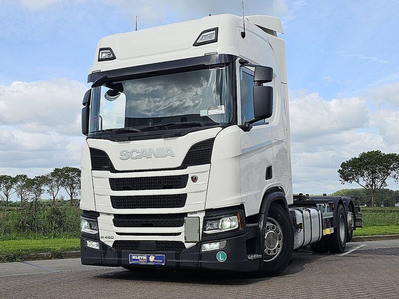 Scania R450 6x2*4 - Грузовик-контейнеровоз/ Сменный кузов: фото 1 Scania R450 6x2*4 - Грузовик-контейнеровоз/ Сменный кузов: фото 1
