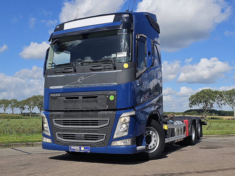 Volvo FH 540 - Грузовик-контейнеровоз/ Сменный кузов: фото 1 Volvo FH 540 - Грузовик-контейнеровоз/ Сменный кузов: фото 1
