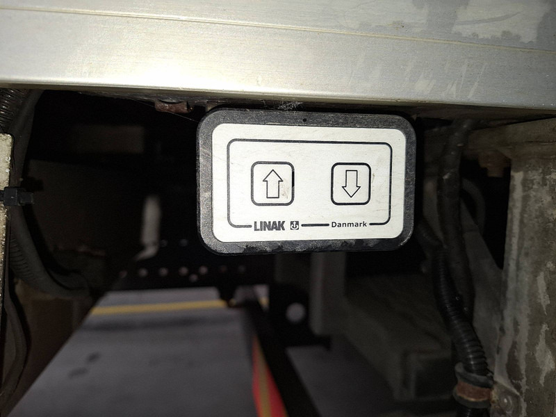 Грузовик с закрытым кузовом Volvo FL 250.12 AIRCO SIDE DOORS: фото 15