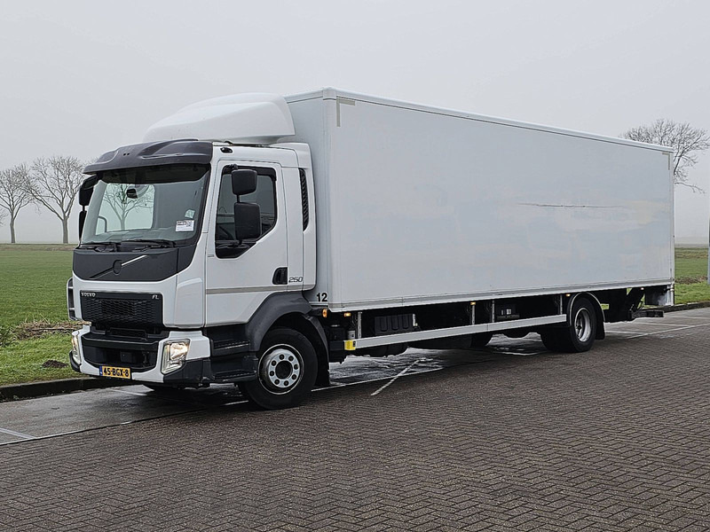 Volvo FL 250.14 - Грузовик с закрытым кузовом: фото 2 Volvo FL 250.14 - Грузовик с закрытым кузовом: фото 2