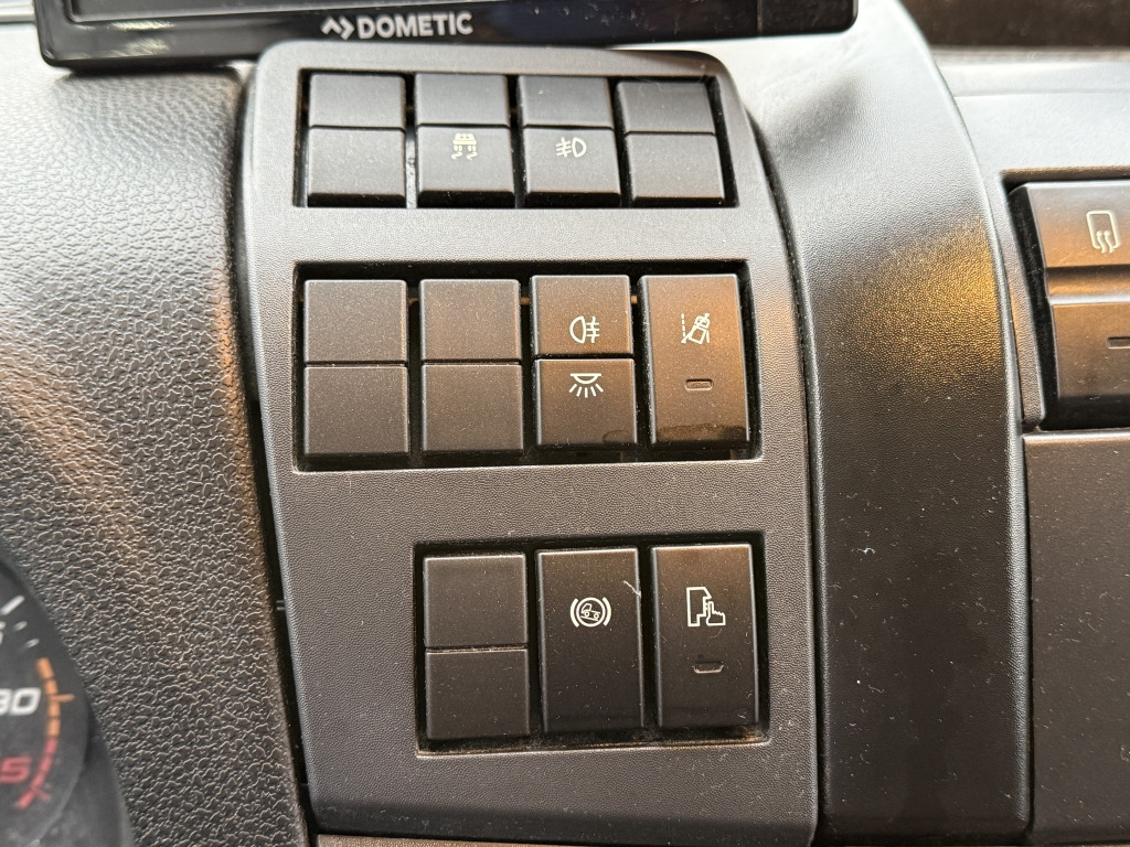 Iveco EC ML120E21/P CNG Erdgas Klima 7,2m Koff LBW+Tür - Грузовик с закрытым кузовом: фото 3 Iveco EC ML120E21/P CNG Erdgas Klima 7,2m Koff LBW+Tür - Грузовик с закрытым кузовом: фото 3