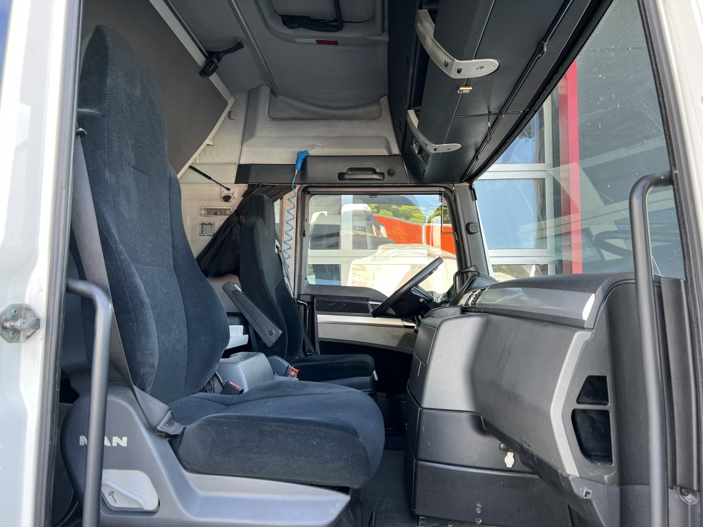 Тягач MAN TGX 18.440 Eu6 Klimaaut. Motorbremse Kühlschrank: фото 11