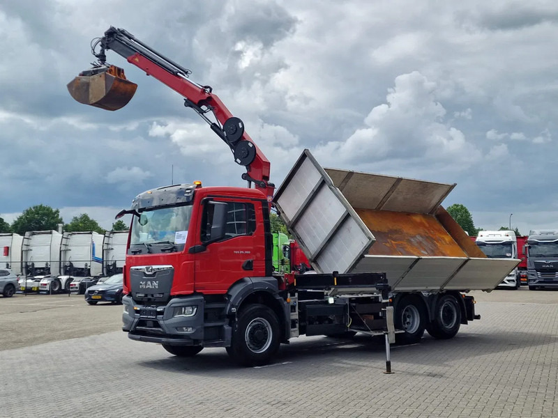 MAN TGS 26.360 6x4 Hydrodrive / Crane HMF1920K-RCS / 3 way tipper HMF / Low KM 110.700! - Автоманипулятор: фото 3 MAN TGS 26.360 6x4 Hydrodrive / Crane HMF1920K-RCS / 3 way tipper HMF / Low KM 110.700! - Автоманипулятор: фото 3