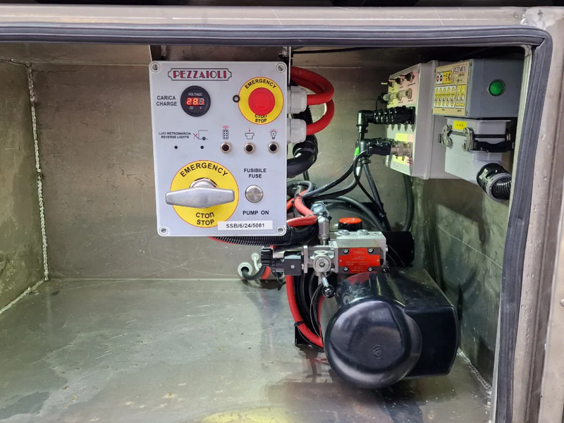 Новый Грузовик для перевозки животных Renault Midlum D210 4x2 - NEW - Pezzaioli 1 deck - Ventilation - 17.9M2 - Ramp - Euro6d: фото 20