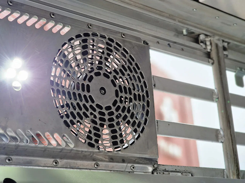 Новый Грузовик для перевозки животных Renault Midlum D210 4x2 - NEW - Pezzaioli 1 deck - Ventilation - 17.9M2 - Ramp - Euro6d: фото 12