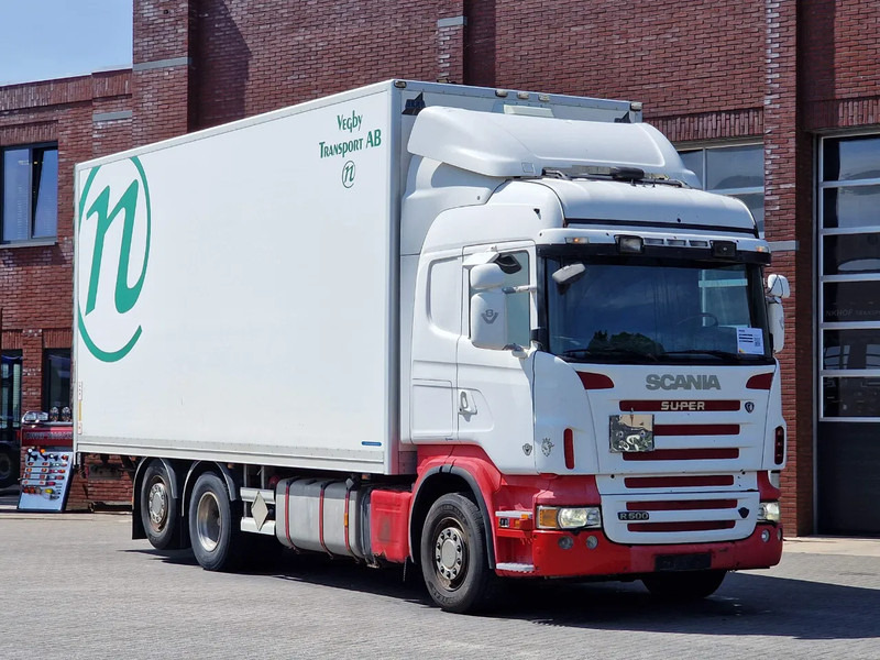 Scania R500 V8 Highline 6x2*4 - Box with side doors - Loadlift - Manual gearbox with retarder - Full air - Steering axle - Грузовик с закрытым кузовом: фото 1 Scania R500 V8 Highline 6x2*4 - Box with side doors - Loadlift - Manual gearbox with retarder - Full air - Steering axle - Грузовик с закрытым кузовом: фото 1