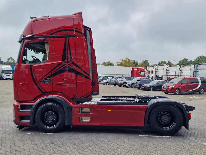 Mercedes-Benz Actros 1863 Pro Cab, Full Air, Retarder, Giga space, Style line, NEW, "Buffl interior" - Тягач: фото 4 Mercedes-Benz Actros 1863 Pro Cab, Full Air, Retarder, Giga space, Style line, NEW, "Buffl interior" - Тягач: фото 4