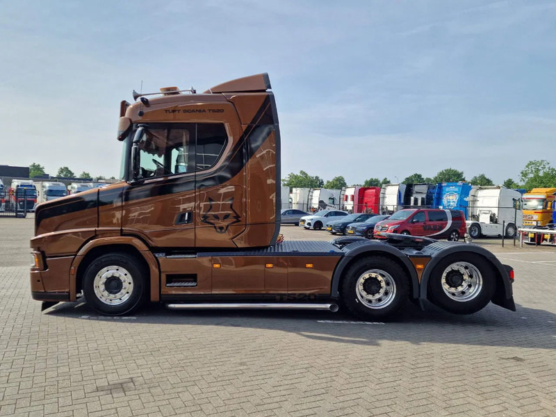 Scania 520ST V8 NGS 6x2 TUFT Torpedo - New Build & Paint - New BUFFL interior - Show truck - Тягач: фото 4 Scania 520ST V8 NGS 6x2 TUFT Torpedo - New Build & Paint - New BUFFL interior - Show truck - Тягач: фото 4