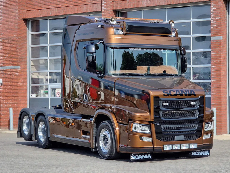 Scania 520ST V8 NGS 6x2 TUFT Torpedo - New Build & Paint - New BUFFL interior - Show truck - Тягач: фото 1 Scania 520ST V8 NGS 6x2 TUFT Torpedo - New Build & Paint - New BUFFL interior - Show truck - Тягач: фото 1