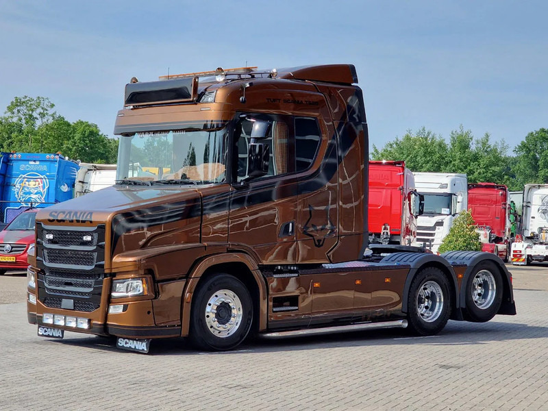 Scania 520ST V8 NGS 6x2 TUFT Torpedo - New Build & Paint - New BUFFL interior - Show truck - Тягач: фото 3 Scania 520ST V8 NGS 6x2 TUFT Torpedo - New Build & Paint - New BUFFL interior - Show truck - Тягач: фото 3