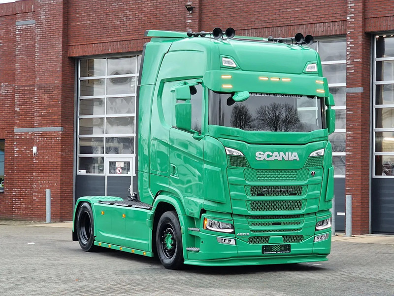 Scania S460 Highline 4x2 - NEW - Full spec - Custom exterior - Full air - Retarder - Show truck - Тягач: фото 2 Scania S460 Highline 4x2 - NEW - Full spec - Custom exterior - Full air - Retarder - Show truck - Тягач: фото 2