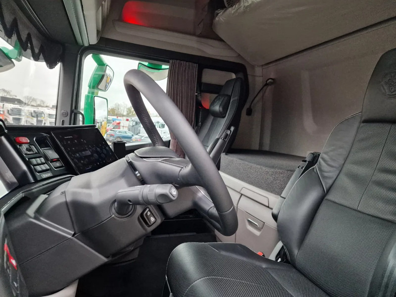 Scania S460 Highline 4x2 - NEW - Full spec - Custom exterior - Full air - Retarder - Show truck лизинг Scania S460 Highline 4x2 - NEW - Full spec - Custom exterior - Full air - Retarder - Show truck: фото 11 Scania S460 Highline 4x2 - NEW - Full spec - Custom exterior - Full air - Retarder - Show truck лизинг Scania S460 Highline 4x2 - NEW - Full spec - Custom exterior - Full air - Retarder - Show truck: фото 11
