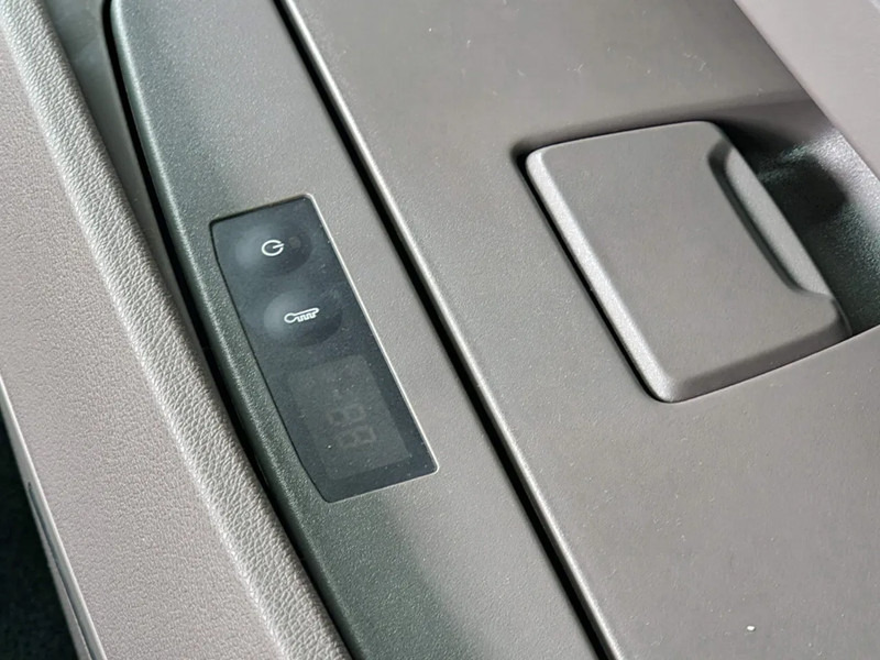 Scania S460 Highline 4x2 - NEW - Full spec - Custom exterior - Full air - Retarder - Show truck лизинг Scania S460 Highline 4x2 - NEW - Full spec - Custom exterior - Full air - Retarder - Show truck: фото 20 Scania S460 Highline 4x2 - NEW - Full spec - Custom exterior - Full air - Retarder - Show truck лизинг Scania S460 Highline 4x2 - NEW - Full spec - Custom exterior - Full air - Retarder - Show truck: фото 20