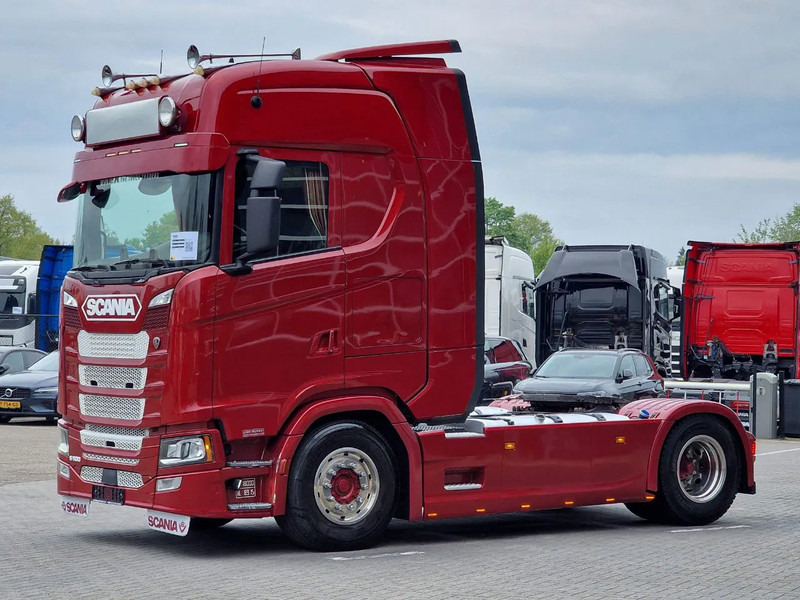 Scania S500 NGS Highline 4x2 - Retarder - Night clima - Full air - Custom interior - Full spoiler - 2 tank - Тягач: фото 3 Scania S500 NGS Highline 4x2 - Retarder - Night clima - Full air - Custom interior - Full spoiler - 2 tank - Тягач: фото 3