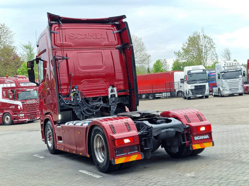 Scania S500 NGS Highline 4x2 - Retarder - Night clima - Full air - Custom interior - Full spoiler - 2 tank - Тягач: фото 5 Scania S500 NGS Highline 4x2 - Retarder - Night clima - Full air - Custom interior - Full spoiler - 2 tank - Тягач: фото 5
