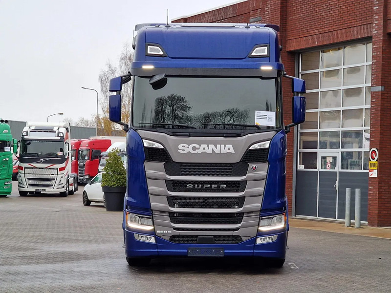 Scania S560 Highline 4x2 - Full spec - Retader - Night clima - Full air - Facelift - 2x tank - Тягач: фото 2 Scania S560 Highline 4x2 - Full spec - Retader - Night clima - Full air - Facelift - 2x tank - Тягач: фото 2