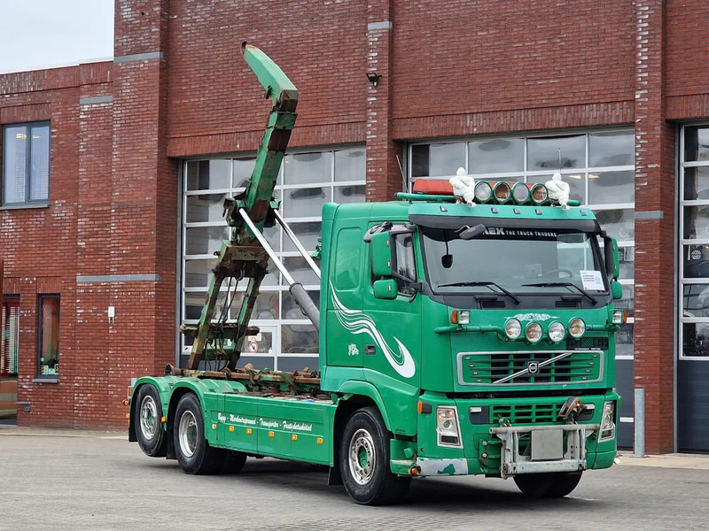 Volvo FH 13.440 6x2*4 - HIAB Hooklift 17T - Euro 5 - I shift - Steering axle - Крюковой мультилифт: фото 1 Volvo FH 13.440 6x2*4 - HIAB Hooklift 17T - Euro 5 - I shift - Steering axle - Крюковой мультилифт: фото 1