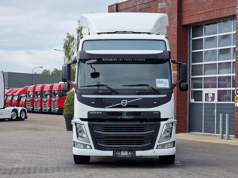 Volvo FM 380 Globetrotter 6x2 Chassis - Loadlift - 4.90 WB - Full air - Low KM - Грузовик-шасси: фото 2 Volvo FM 380 Globetrotter 6x2 Chassis - Loadlift - 4.90 WB - Full air - Low KM - Грузовик-шасси: фото 2