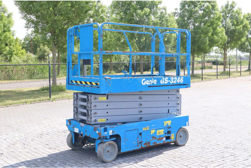 Genie GS-3246 | 12 METER | 318 KG - Ножничный подъемник: фото 3 Genie GS-3246 | 12 METER | 318 KG - Ножничный подъемник: фото 3