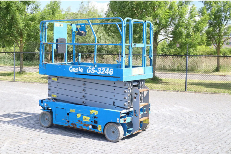 Genie GS-3246 | 12 METER | 318 KG - Ножничный подъемник: фото 2 Genie GS-3246 | 12 METER | 318 KG - Ножничный подъемник: фото 2