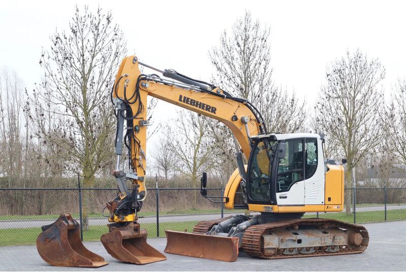 Liebherr R914 COMPACT STD | ROTOTILT | 2X BUCKET | DOZERBLADE - Гусеничный экскаватор: фото 2 Liebherr R914 COMPACT STD | ROTOTILT | 2X BUCKET | DOZERBLADE - Гусеничный экскаватор: фото 2