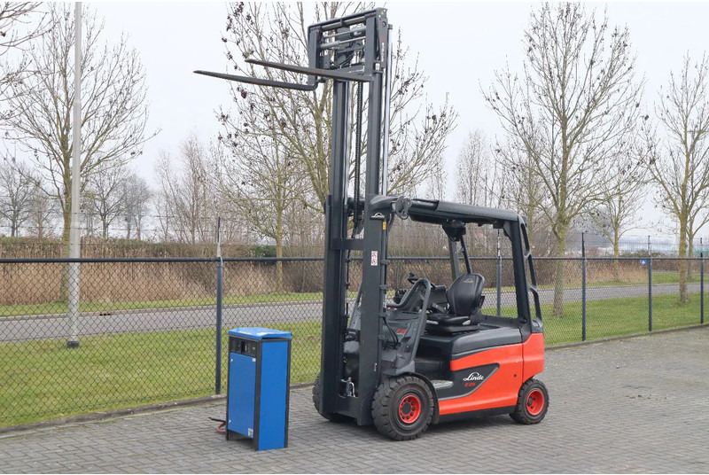 Linde E25 R-01 ROADSTER | DEMO | SIDESHIFT | FORK SPREADERS - Электропогрузчик: фото 2 Linde E25 R-01 ROADSTER | DEMO | SIDESHIFT | FORK SPREADERS - Электропогрузчик: фото 2