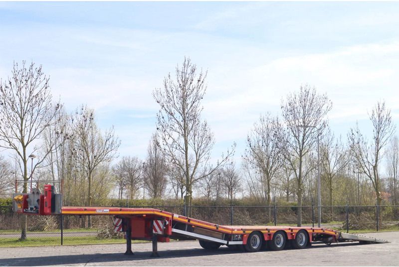 Max Trailer MAX 100 | 3-AXLE | LIFT DECK | SLIDING RAMPS - Низкорамный полуприцеп: фото 2 Max Trailer MAX 100 | 3-AXLE | LIFT DECK | SLIDING RAMPS - Низкорамный полуприцеп: фото 2
