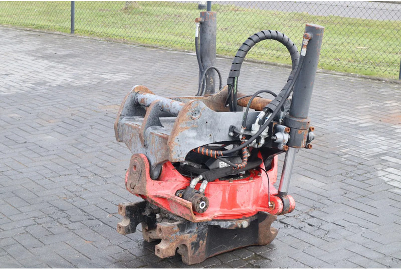 ROTOTILT R8 | S70 | KM70 | TILT ROTATOR | GOOD CONDITION - Тилтротатор для Строительной техники: фото 1 ROTOTILT R8 | S70 | KM70 | TILT ROTATOR | GOOD CONDITION - Тилтротатор для Строительной техники: фото 1