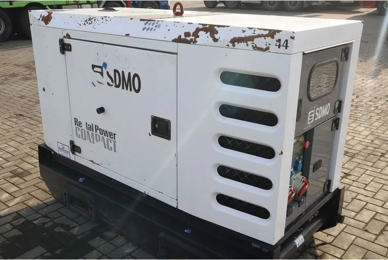 SDMO R44C3 | 44 KVA | GOOD WORKING - Электрогенератор: фото 4 SDMO R44C3 | 44 KVA | GOOD WORKING - Электрогенератор: фото 4