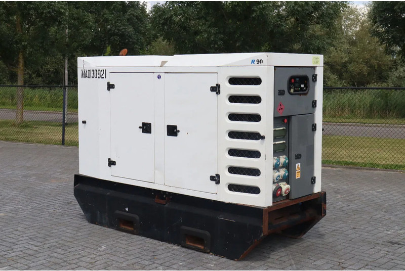 SDMO R90C3 | 90 KVA | 400 V - Электрогенератор: фото 2 SDMO R90C3 | 90 KVA | 400 V - Электрогенератор: фото 2