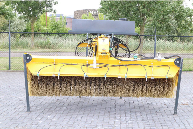 STARK RSW 3000 S | SWEEPER | BRUSH | KEHRMASCHINE | WATER SPRAY - Щетка: фото 2 STARK RSW 3000 S | SWEEPER | BRUSH | KEHRMASCHINE | WATER SPRAY - Щетка: фото 2