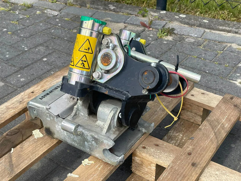 STEELWRIST TMX S30 -180HA | TILT QUICKCOUPLER | TILTING COUPLER | NEW - Тилтротатор для Строительной техники: фото 1 STEELWRIST TMX S30 -180HA | TILT QUICKCOUPLER | TILTING COUPLER | NEW - Тилтротатор для Строительной техники: фото 1