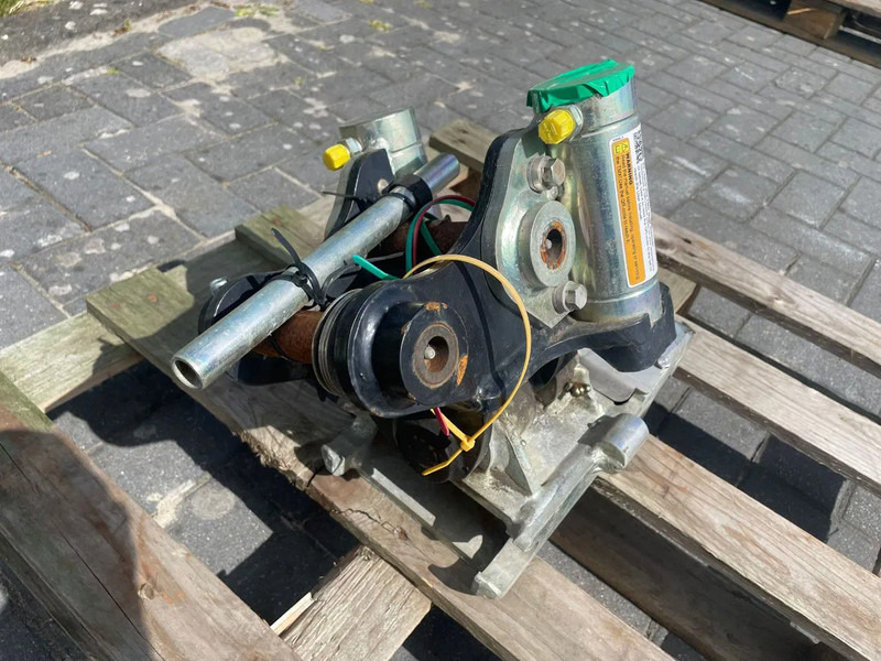 Sanderson STEELWRIST TMX S30 -180HA | TILT QUICKCOUPLER | TILTING COUPLER | NEW - Тилтротатор для Строительной техники: фото 3 Sanderson STEELWRIST TMX S30 -180HA | TILT QUICKCOUPLER | TILTING COUPLER | NEW - Тилтротатор для Строительной техники: фото 3