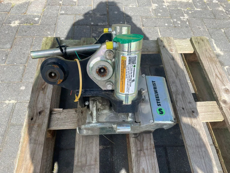 Sanderson STEELWRIST TMX S30 -180HA | TILT QUICKCOUPLER | TILTING COUPLER | NEW - Тилтротатор для Строительной техники: фото 2 Sanderson STEELWRIST TMX S30 -180HA | TILT QUICKCOUPLER | TILTING COUPLER | NEW - Тилтротатор для Строительной техники: фото 2