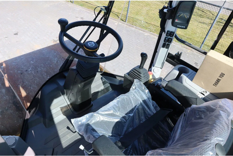 Комбинированный каток Volvo SD75B | SD 75 B | NEW / UNUSED | 1 YEAR WARRANTY: фото 18 Комбинированный каток Volvo SD75B | SD 75 B | NEW / UNUSED | 1 YEAR WARRANTY: фото 18