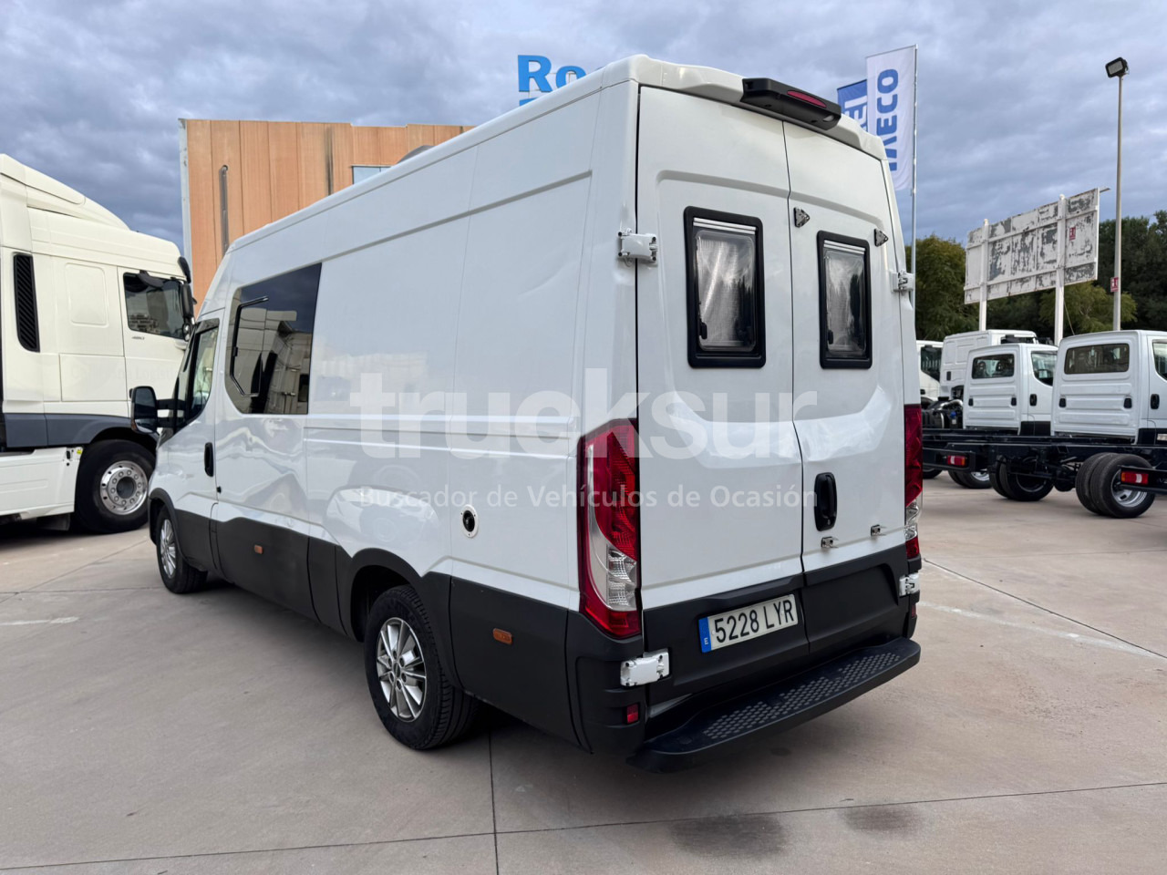 IVECO 35S16 CAMPER - Малотоннажный фургон: фото 4 IVECO 35S16 CAMPER - Малотоннажный фургон: фото 4