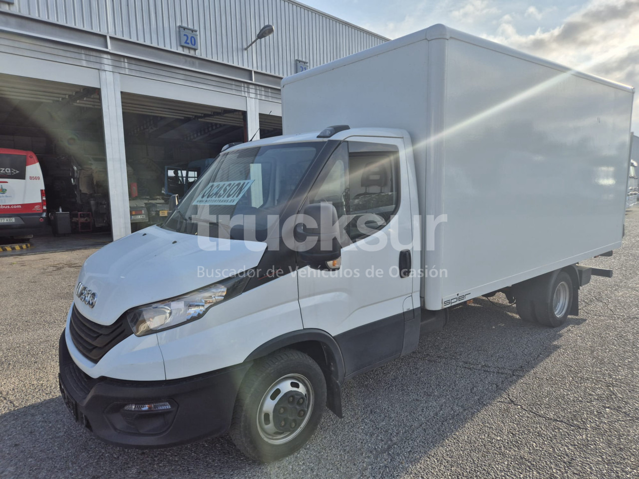 IVECO DAILY 35C16H - Малотоннажный фургон: фото 1 IVECO DAILY 35C16H - Малотоннажный фургон: фото 1