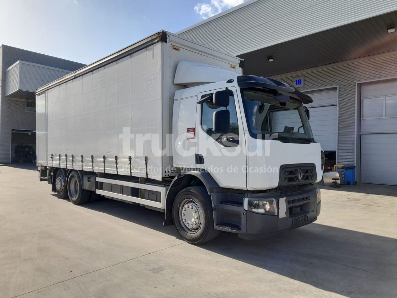 RENAULT D320.26 ejes 6x2*4 - Тентованный грузовик: фото 2 RENAULT D320.26 ejes 6x2*4 - Тентованный грузовик: фото 2