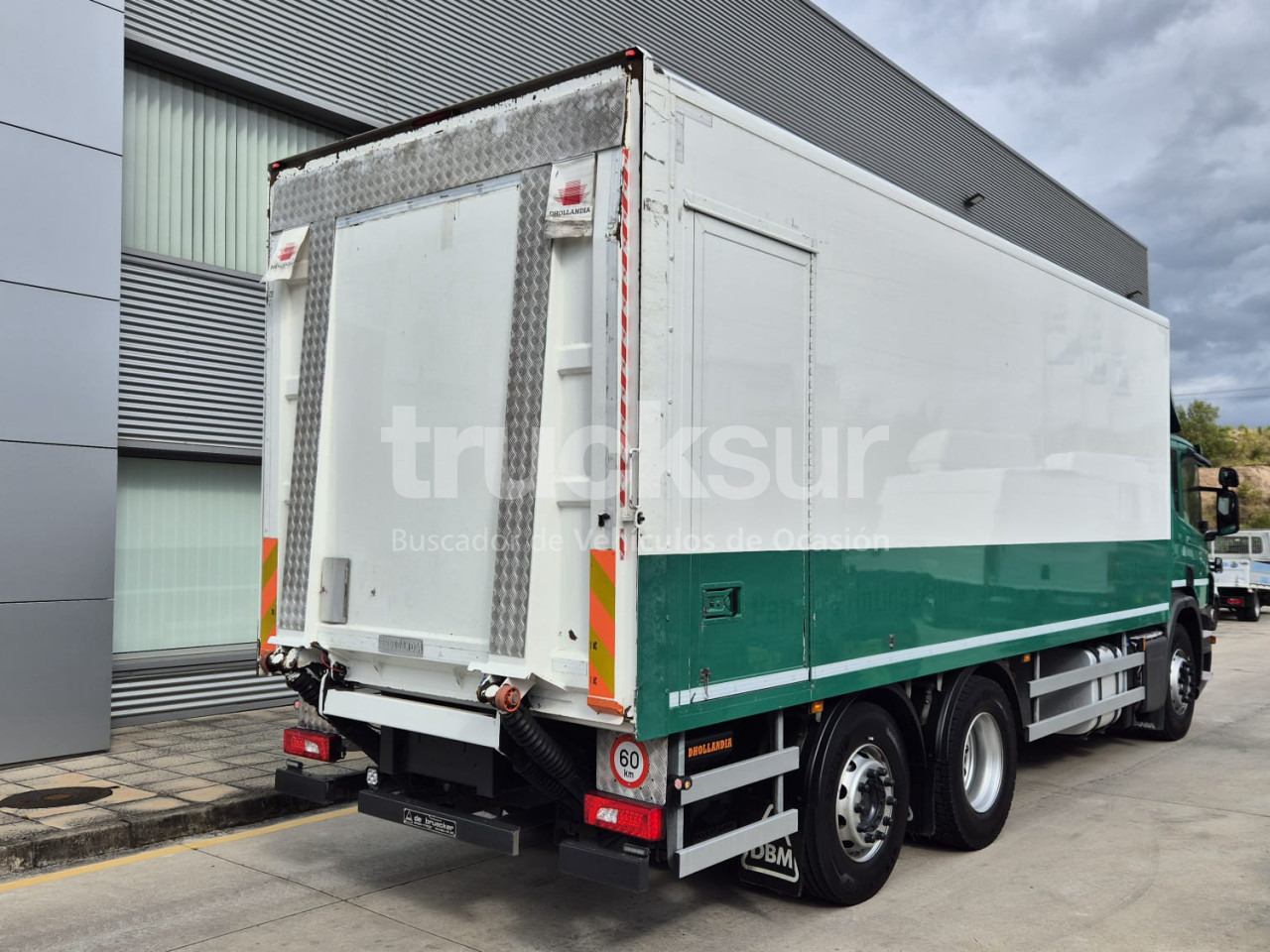 SCANIA P320.26 ejes 6x2*4 - Грузовик с закрытым кузовом: фото 4 SCANIA P320.26 ejes 6x2*4 - Грузовик с закрытым кузовом: фото 4