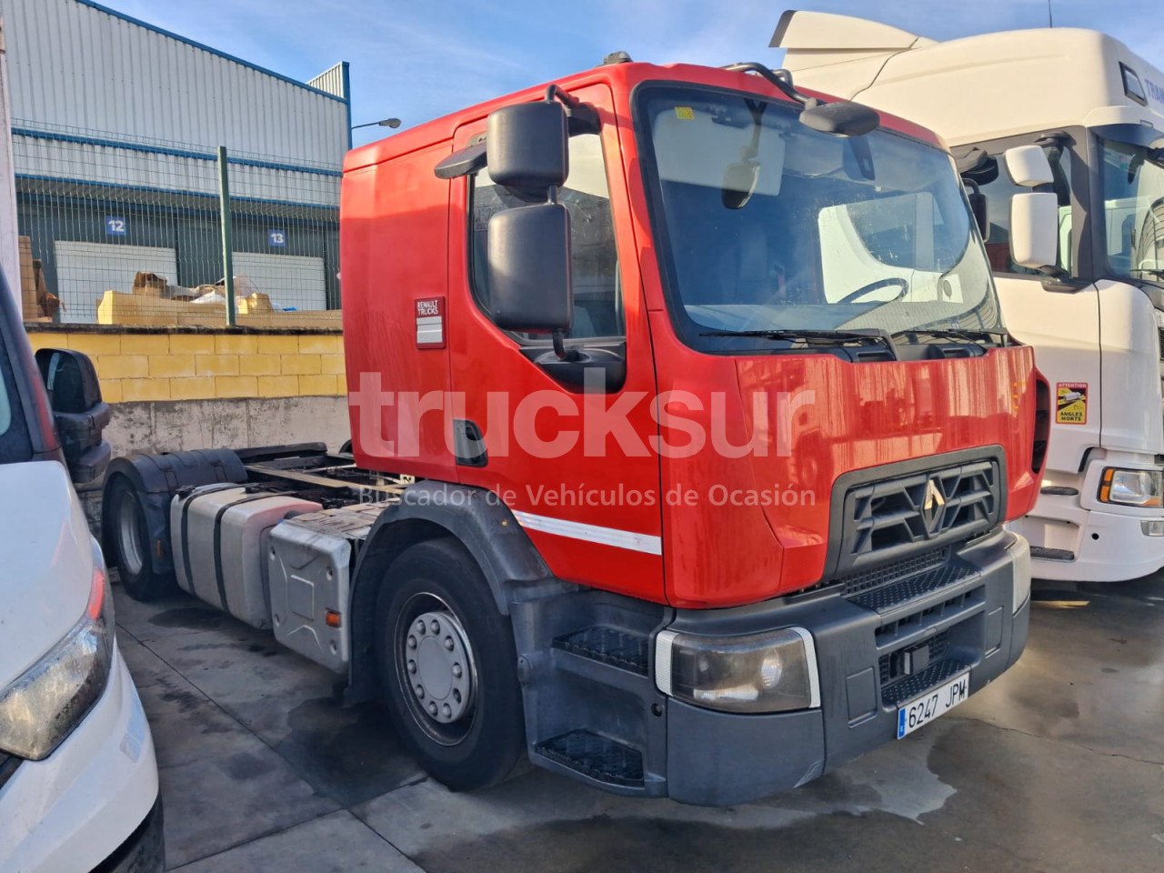 RENAULT D18 WIDE PORTACOCHES - Тягач: фото 1 RENAULT D18 WIDE PORTACOCHES - Тягач: фото 1