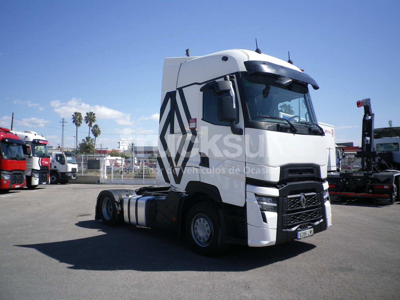 RENAULT T520 HIGH SLEEPER CAB LOW - Тягач: фото 3 RENAULT T520 HIGH SLEEPER CAB LOW - Тягач: фото 3
