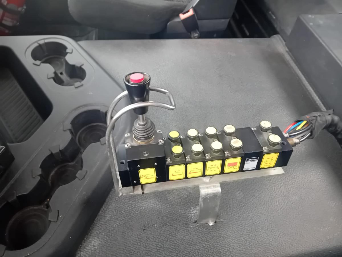 Mercedes Antos 2643 - Крюковой мультилифт: фото 4 Mercedes Antos 2643 - Крюковой мультилифт: фото 4